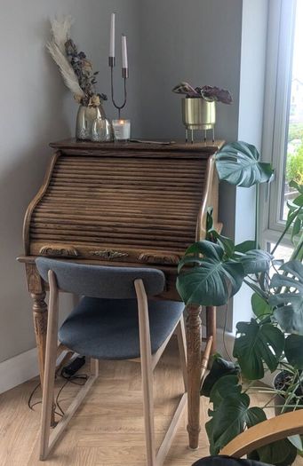 Beautiful Oak Roll-Top Writing Bureau  350 ONO
