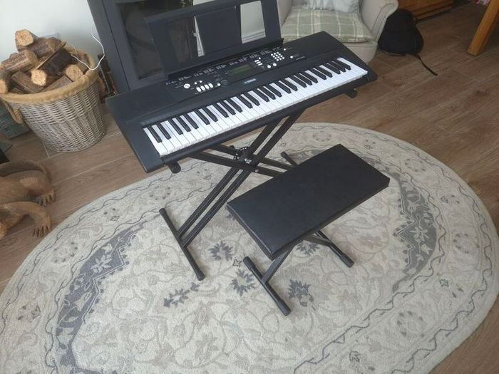 Yamaha EZ220 keyboard