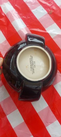Vintage Guinness arklow ashtray ,collectors item,,hard to come by ,with smoking bans and arklow  gone out of business,,sold as seen ,see pictures for condition,