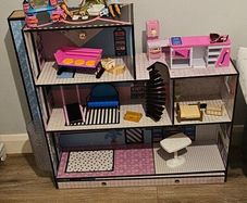 Doll House with accessories coolock Dublin 17