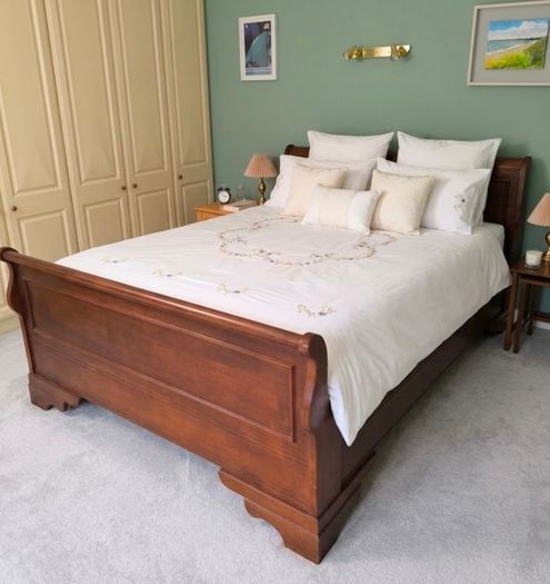 Classic King Size Sleigh Bed
