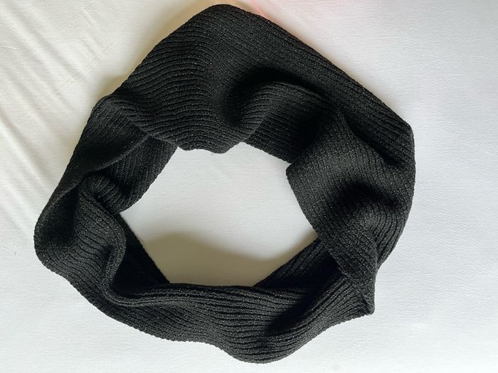 Black circular scarf