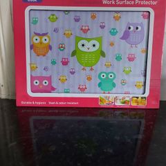 Colourful toughened glass chopping board
