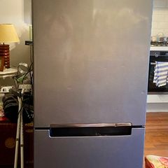 Samsung Frost Free Fridge Freezer . Graphite Silver