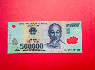 Vietnam.  500,000 . Dong. 2018  Pick 124 Polymer Plastic   Uncirculated.