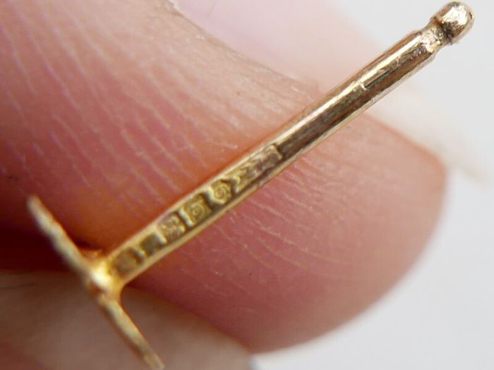 9ct Gold 375 Earrings 0,94g