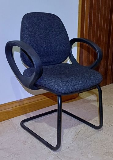 Teknik Fabric Meeting Room Chair