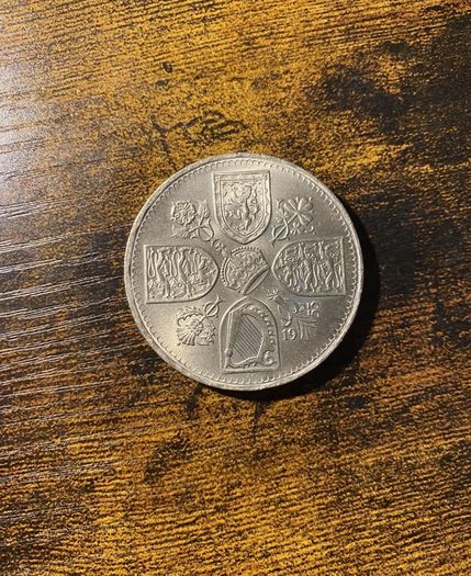 GB Queen's Coronation 1953 Five Shilling Crown Coin In Perspex Capsule