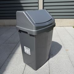 Rubbish & compost bins