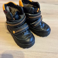 Real leather warm winter boots kids size 23eu