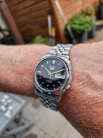 Watch Seiko 5 Automatic.