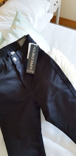 H&M High Waist Black Jeans - Size 8