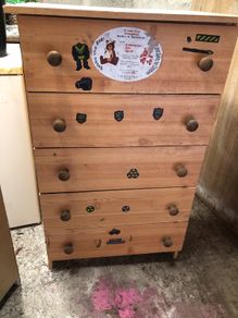 chest of drawers