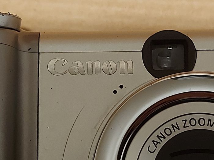 Canon PowerShot A80 Digital Camera, with carry case, working fine and in excellent condition