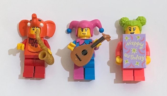 3x Lego birthday mini figures