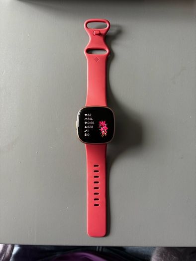 Fitbit Versa 4 (Pink Sand/Copper Rose) + Original Box & 3 Extra Straps