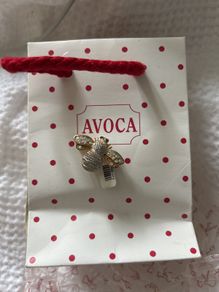 Avoca Bee brooch