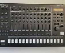 Roland TR-8S Rhythm Performer Drum Machine