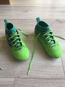 Adidas Junior Football Boots size UK 13 (EU 31,5)