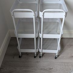 4 trolleys