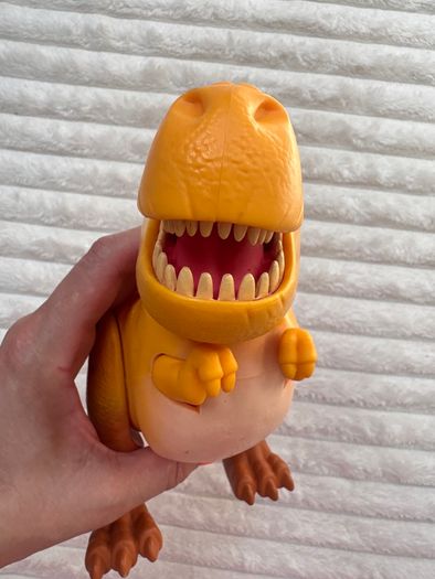 The Good Dinosaur TOMY Action Figure Nash approx. 22 cm. Used Damaged Please see photos