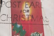 Ireland 1985 Christmas Stamp - Eire 22p Candle &amp; Holly
