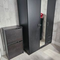 Shoe locker