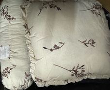 Beautiful King Size Bed Spread and two matching cushions and Pillow covers