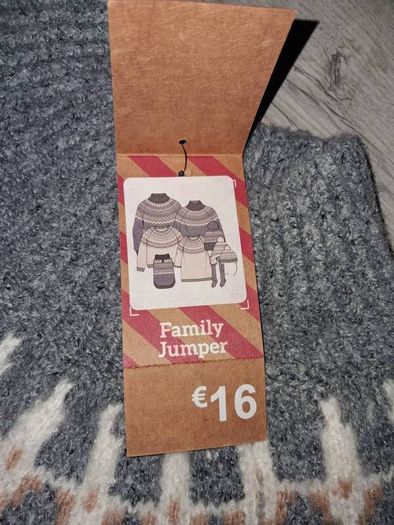 x2 Bundle - Brand New Primark Family Jumper - Size - XL - RRP - 16.00 & Brand New Tossle Hat - One Size - RRP - 5.00 = 21.00