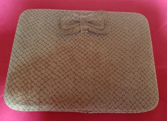 New purse/wallet snap closing