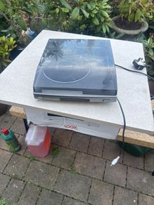 vinyl player