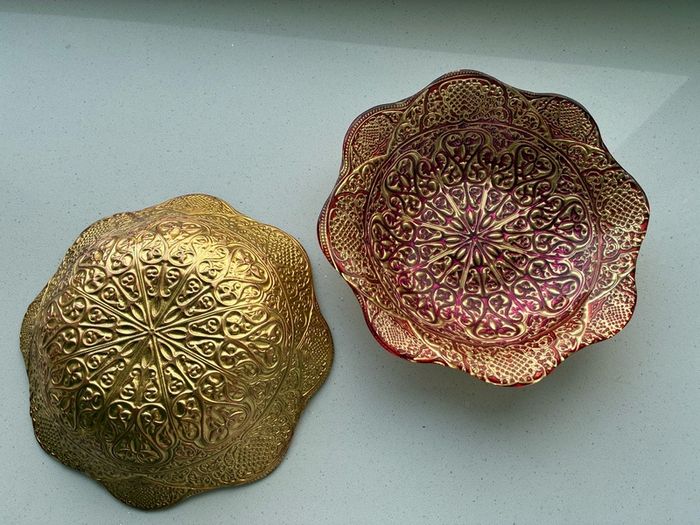 Glass, embossed Xmas bowls (set of 2)