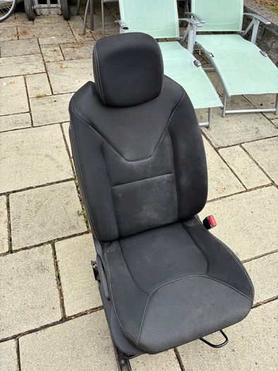 2016 renault clio drivers seat