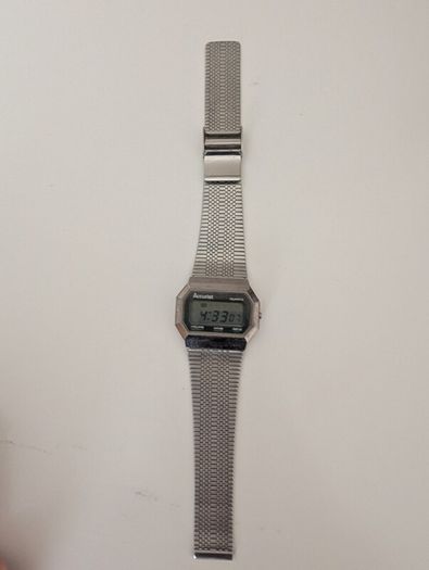 Accurist Quartz LCD