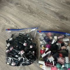 2bags of nail polish 125  bottles ,,,, ( gel polish and ordinary polish )