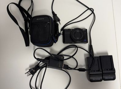 Sony RX100 II Mk2 - incl. 4 batteries, 2 chargers, 64gb SD card