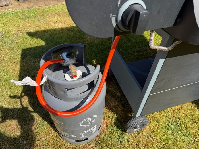 Gas barbecue