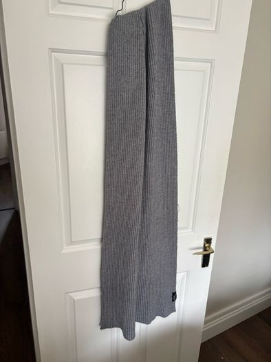 Zara long grey ribbed knit scarf