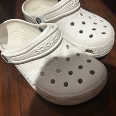crocs