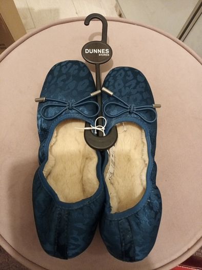 Dunnes stores satin slipperslined with fur