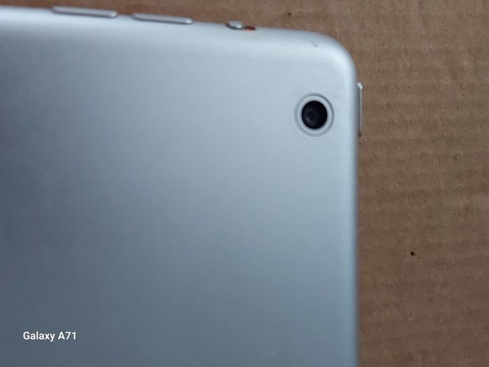 Apple Ipad Mini 2nd Generation 16GB Silver, Excellent cosmetic condition, Activation Locked, for parts or repair