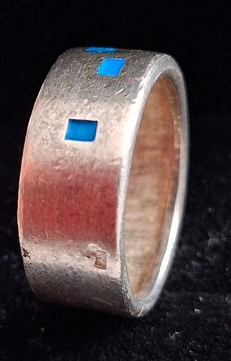 Vintage sterling silver size Q