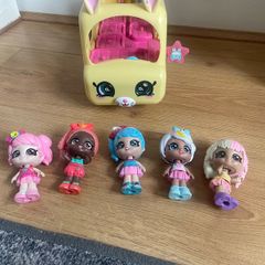 Kindi kids toy dolls and bus