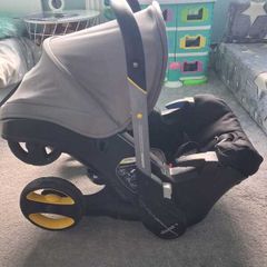 Doona+ Car Seat / Buggy with ISOFIX Base, Newborn Insert & Accessories