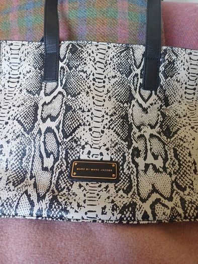 hand bag