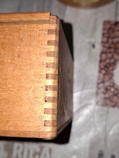Old Empty Wooden Cigar Box for El Trovador Cigars Made In Jamaica, Postage Available or Collection,
