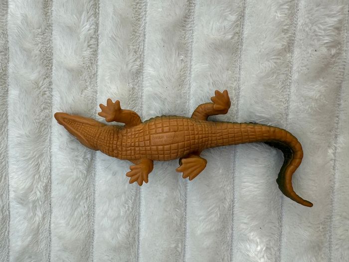 Vintage 1997 Lanard Alligator Crocodile Action approx. 6" Used Please see pictures