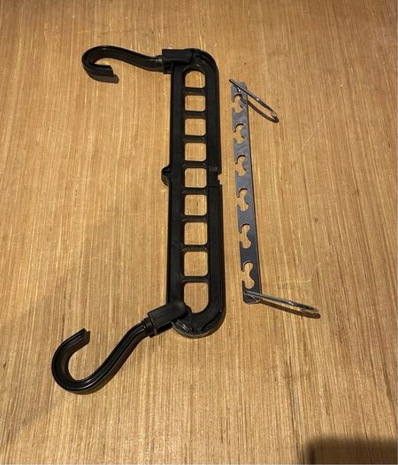 Space-saving Hangers x 2
