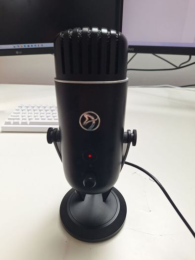 Ultimate 1440p Streaming & Gaming Studio | RTX 5060 | 32GB RAM | Dual Monitors | Arozzi Mic | Xbox Controller