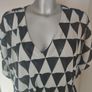 H&M top size L UK18/20 EU46/48 Postage included Image 3